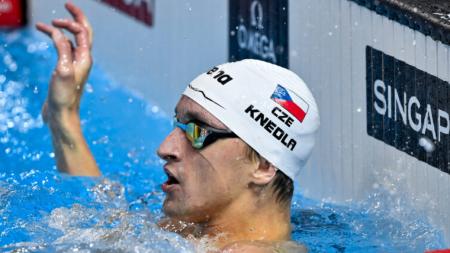 Plavec Knedla pokořil na světovém poháru český rekord na 100 metrů znak i limity pro ME