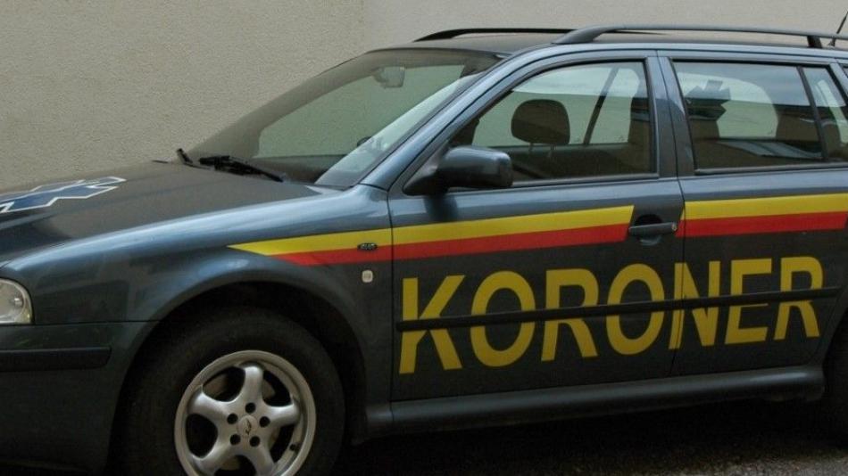 Řidič osobního auta narazil s vozem do stromu, na místě zemřel