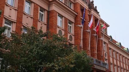 Na hejtmanství v Plzni a v dalších krajských společnostech zasahují kriminalisté z NCOZ