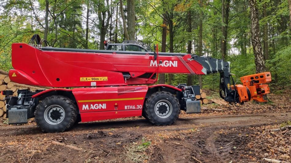 Bezpečné kácení stromů ve městě zajišťuje stroj za 10 milionů korun