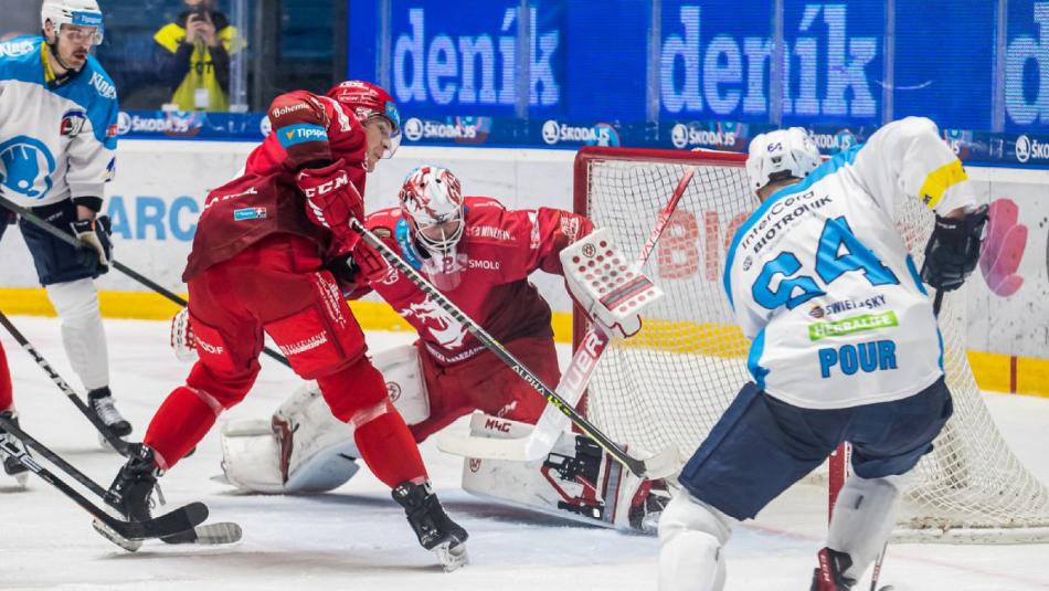 Hokejová Plzeň výroční zápas nezvládla, série porážek pokračuje