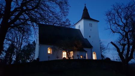 Šumavský Mouřenec zahájí advent koncertem plzeňského souboru a žehnáním věnců