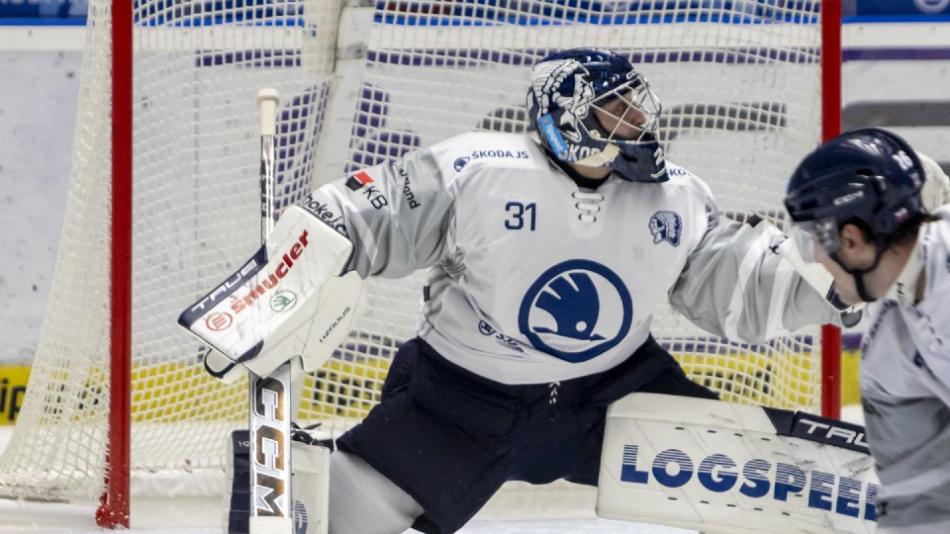 Před rokem v tabulce poslední, teď na čele. Musíme být pokorní, ví gólman Malík