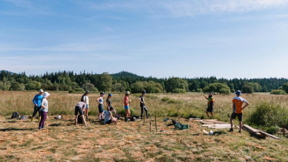 Mladí dobrovolníci nejen z Čech se opět zapojí do revitalizace rašelinišť a mokřadů v Národním parku Šumava