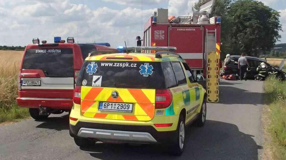 Tragická nehoda na Domažlicku. Mladý motorkář zemřel cestou do nemocnice