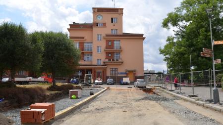Stavební práce příští týden uzavřou náměstí v Rokycanech