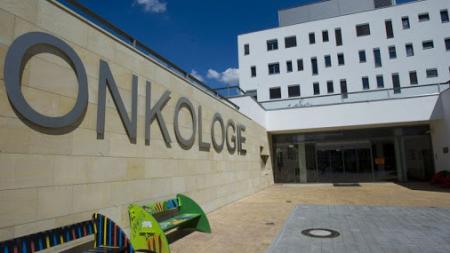 Onkologická a radioterapeutická klinika FN Plzeň slaví 10 let v novém prostředí