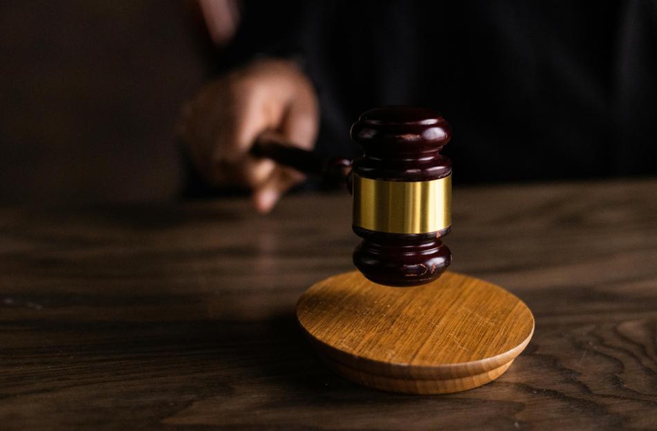 Česká justice na suchu – smutný pohled na třetí moc ve státě