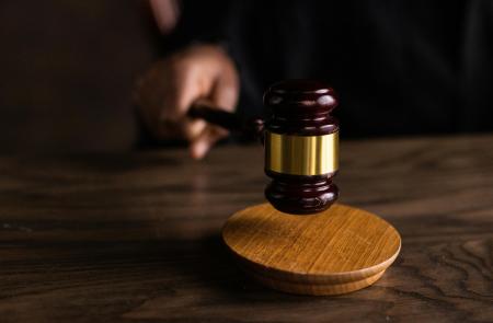Česká justice na suchu – smutný pohled na třetí moc ve státě