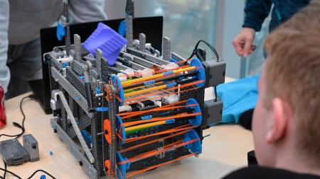 Od školní lavice až na světové pódium: Co dětem přináší robotické soutěže?
