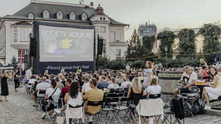 Letní kino v galerii, stodole i kavárnách a pivovaru. Plzeňské filmové večery nabídnou snímků