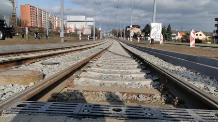 Úleva pro cestující, skončila velká rekonstrukce kolejí na Plaské