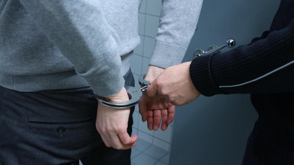 Bývalému primáři hrozí za brutální vraždu, pokus o vraždu a znásilnění až doživotí