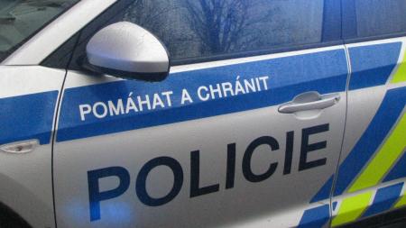 Policista z Plzně údajně vynášel informace drogovému gangu