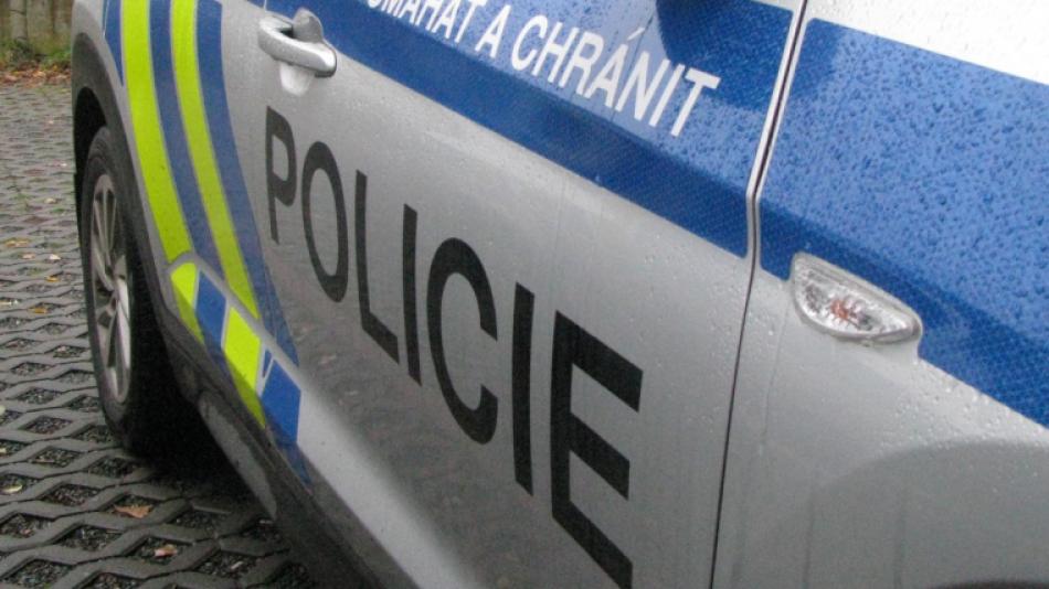 Na Klatovsku řádili lupiči. Jednoho policisté zadrželi, druhý jim uniká