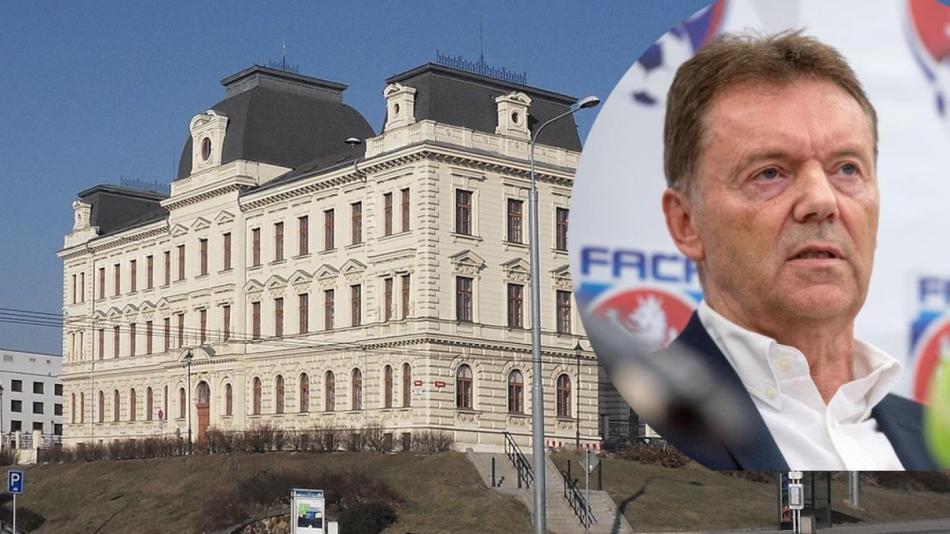Aktualizováno: Bývalý místopředseda FAČR Berbr u soudu v Plzni odmítl vinu, mluvil tři hodiny