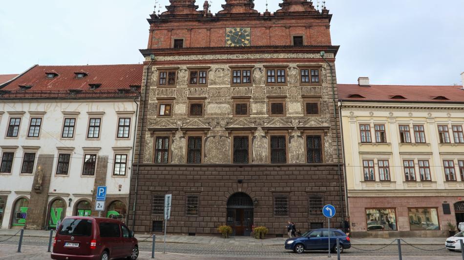 Šéf investic plzeňského magistrátu musí kvůli pravomocnému rozsudku skončit