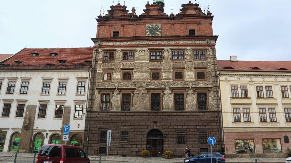 Plzeň schválila systém na podporu a rozšíření bydlení, vydá 300 milionů z přebytku