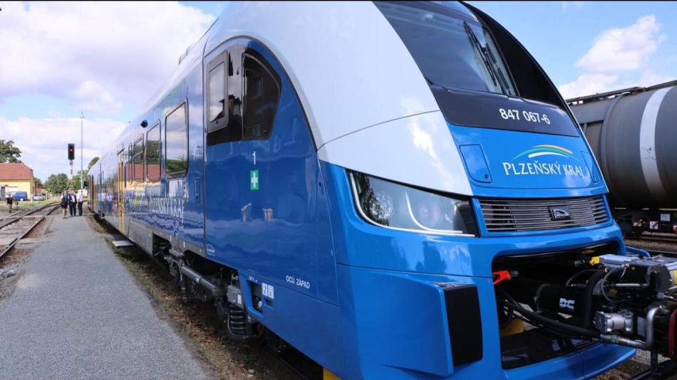 Krátí se šance využít krajskou slevu na jízdném: studenti a senioři mohou získat další čtvrtinu zpět