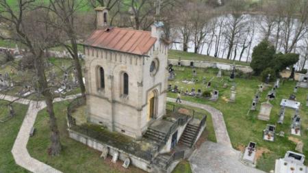 Exhumace ostatků barona Starcka a zahájení restaurátorských prací na vzácných rakvích z 19. století