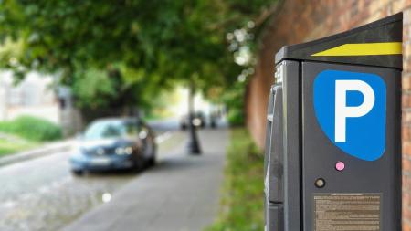 Parkování v Sokolově zdražuje. Nově zaplatíte i přes aplikaci