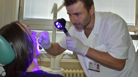 Preventivní akce na rakovinu úst ve FN Plzeň odhalila 18 lidí s přednádorovými změnami