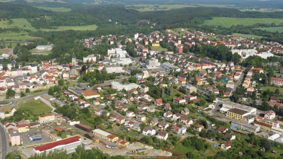 Tachov, který měl hospodařit se schodkem v desítkách milionů, skončí v přebytku