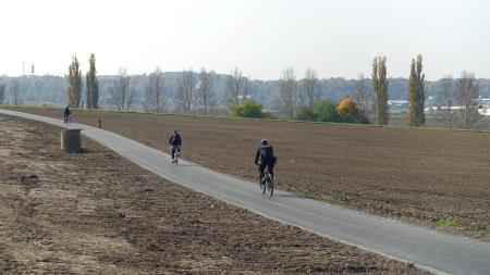 Nová cyklostezka za devět milionů spojuje Újezd a Červený Hrádek