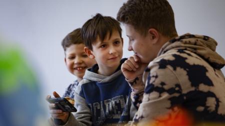 Základní školy v Plzeňském kraji přijaly už přes 400 uprchlíků