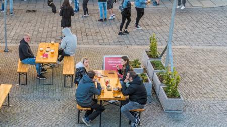 Funguje víc zahrádek než před rokem. Čtvrtina restaurací čeká na otevření interiérů