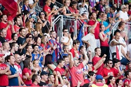 Vstupenky i permanentky jsou neplatné. Kdo se na fotbal nakonec...