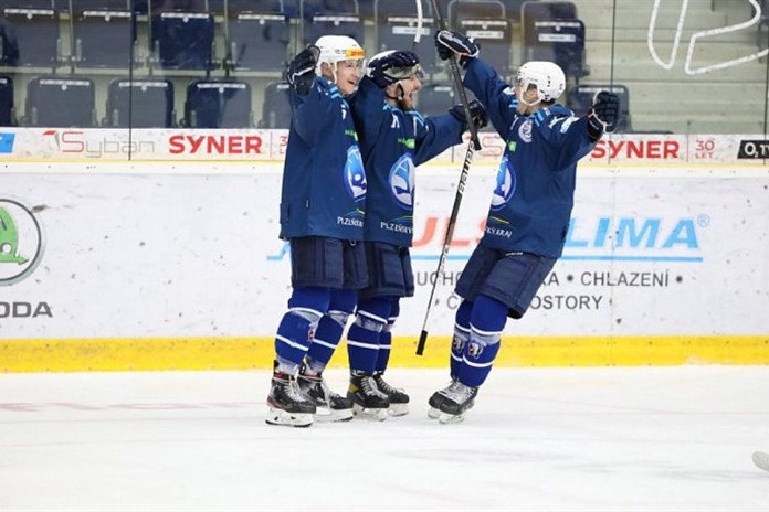 Hokejový double. Po dorostu získala mistrovský titul i plzeňská juniorka