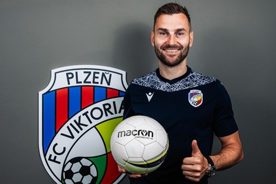 Jedenáct sezón v Plzni nestačí. Krajní bek bude ve Viktorii dál pokračovat