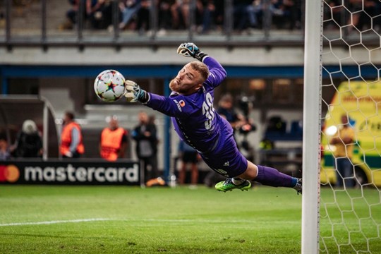 Viktoria Plzeň se bude muset obejít bez reprezentačního brankáře!