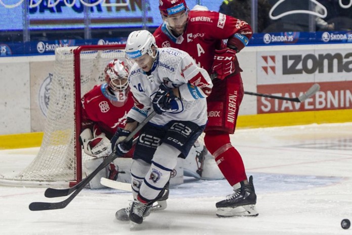 Víkendová utkání za šest bodů? Musíme za to být hodně rádi, říká Jan Schleiss