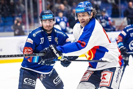 Jágrův rekordní gól a dramatický závěr. Plzeň veze z Kladna tři body