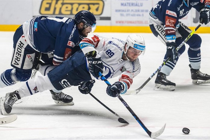 Jen tvrdou prací se opět vrátíme ke hře, která nás zdobila, říká Adrián Holešinský