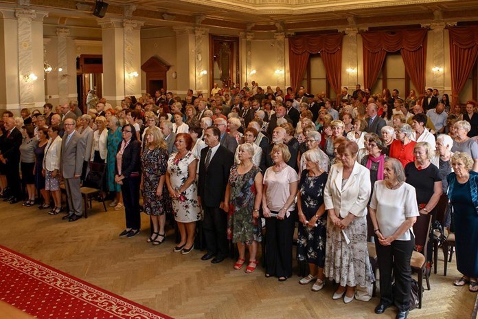 Absolventi Univerzity třetího věku Západočeské univerzity převzali své diplomy