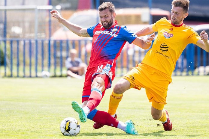 Zkušený obránce Řezník zůstává v Plzni! S Viktorií prodloužil smlouvu o další rok