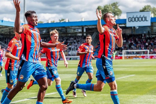 Po postupu v pohárech se Viktoria chytla i v lize, doma přehrála Baník