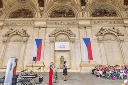 Na Plzeň do Senátu. Do Valdštejnské zahrady přiveze západočeská...