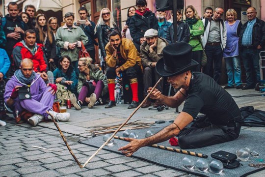 Začíná Pilsen Busking Fest. Hudebníci, tanečníci či žongléři zaplní ulice Plzně