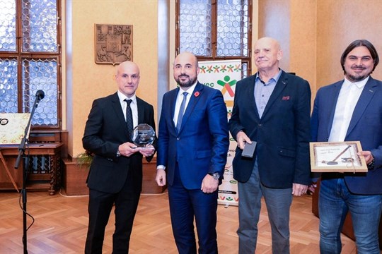 Sportovcem Plzeňského kraje posledních 30 let se stal hokejista Martin Straka