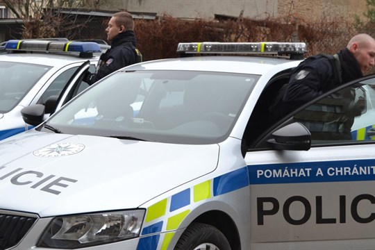 Vyhrožování či poplašné zprávy po útoku na filozofické fakultě evidují i v Plzeňském kraji