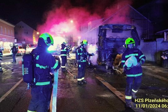 U Plzně hořel autobus se 45 cestujícími. Řidič byl opilý!