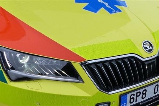 Aktualizováno: Čelní střet dvou aut uzavřel silnici na Klatovsku, jeden řidič nepřežil!