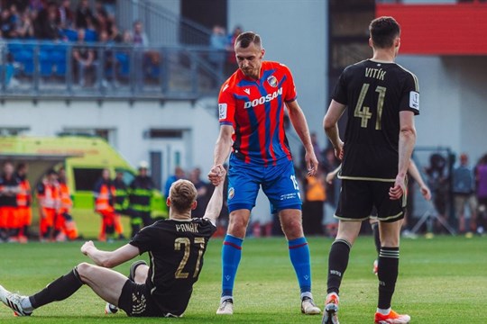 Plzeňští fotbalisté se se sezónou rozloučili remízou na Letné