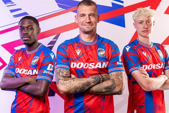 VIDEO: Energie, pohyb, síly i rychlost. Viktoria představila nové dresy!