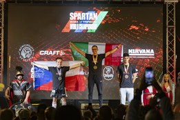 Richard Hynek byl stříbrný v řecké Spartě. Úspěšná byla i Klárka...