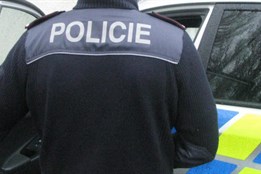 Vydával se za policistu a zaměstnance banky, žena díky podvodníkovi...